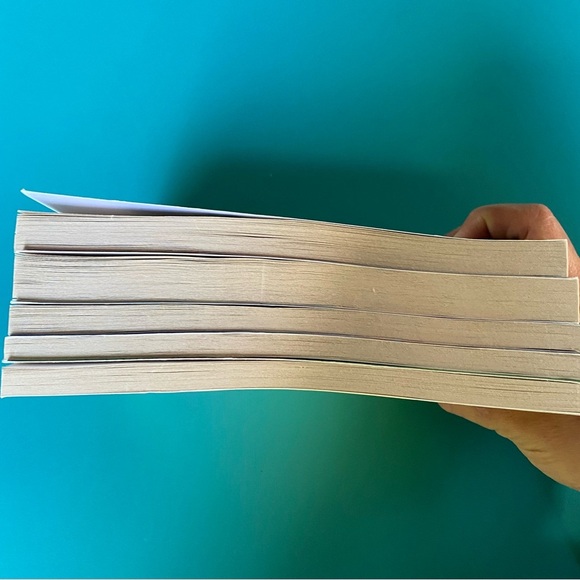 5 x Roald Dahl Softcover Book Bundle - Picture 5 of 7